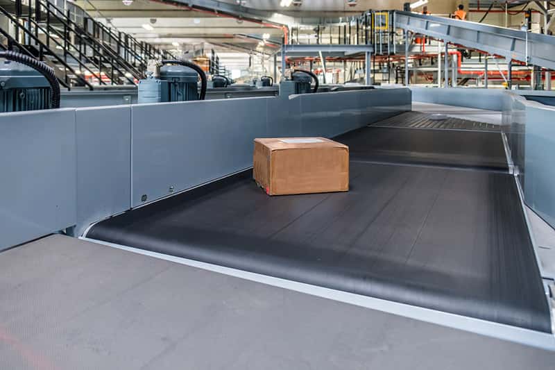Conveyor belt for packaging handling